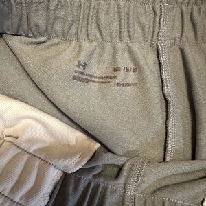 Women’s Under Armour shorts with pockets